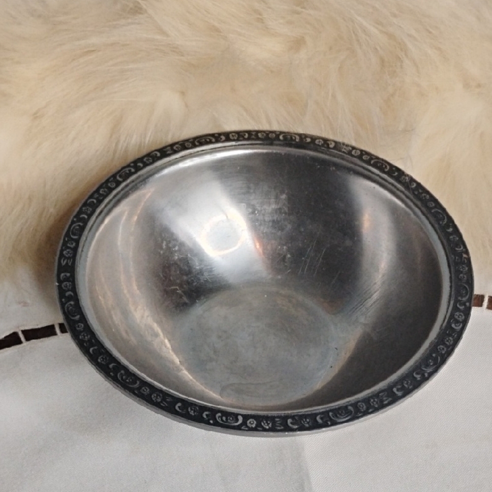 Oneida Stainless Steel Bowl